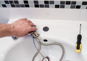 Jakie są najczęściej występujące awarie hydrauliczne i dlaczego się pojawiają?